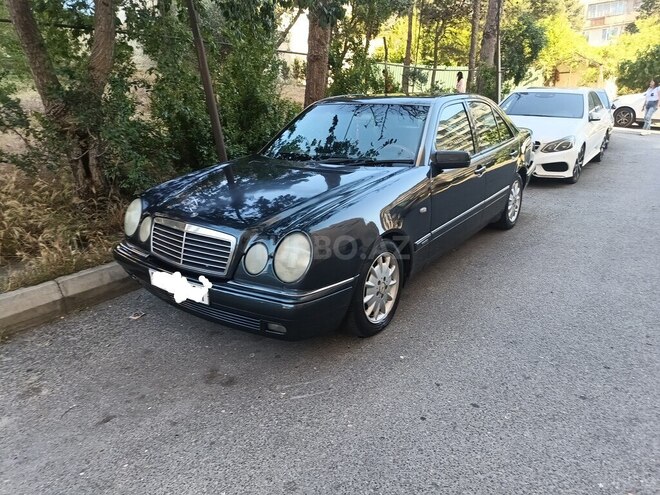 Mercedes E 240-2