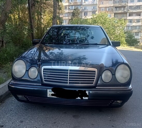 Mercedes E 240-10