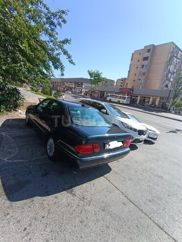 Mercedes E 240-7