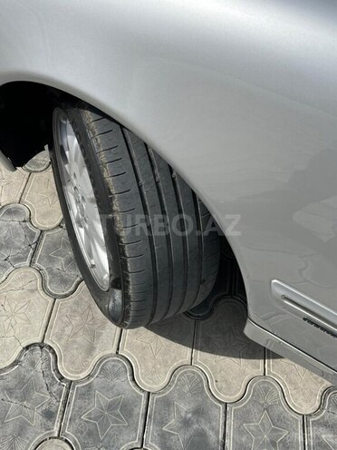 Mercedes E 220-13