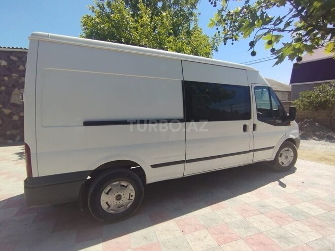 Ford Transit-5