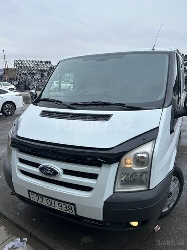 Ford Transit-13