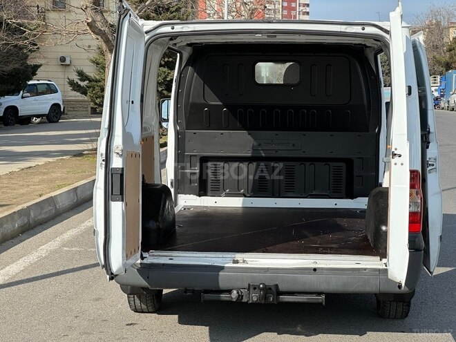 Ford Transit-6