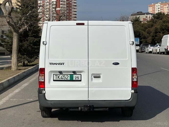 Ford Transit-5