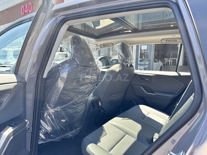 Toyota RAV4-13