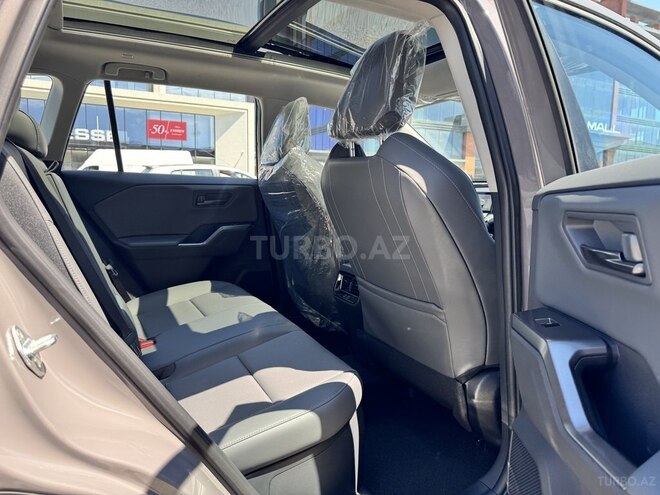 Toyota RAV4-7