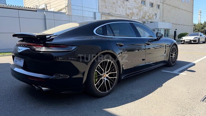 Porsche Panamera 4 E-Hybrid-3
