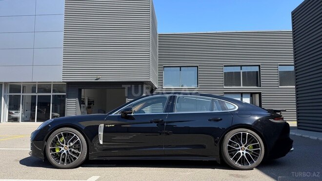 Porsche Panamera 4 E-Hybrid-2