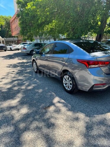 Hyundai Accent-9