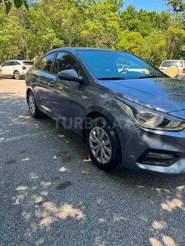 Hyundai Accent-8