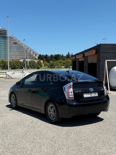 Toyota Prius-7