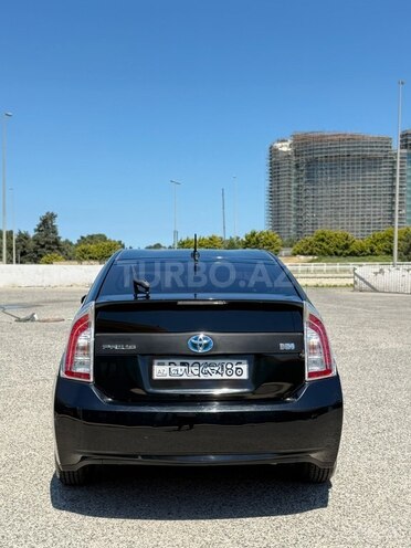Toyota Prius-10