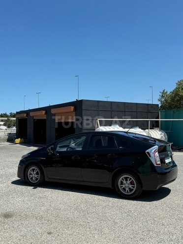 Toyota Prius-5