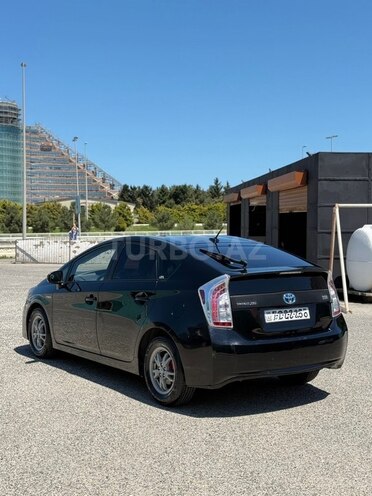 Toyota Prius-6