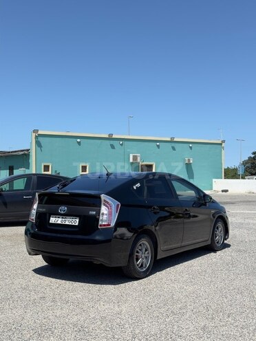 Toyota Prius-8