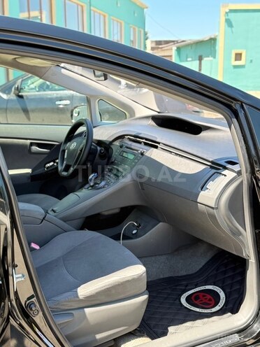 Toyota Prius-14