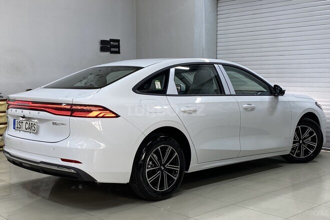 Geely Galaxy A7-13