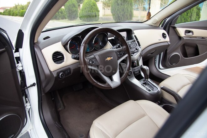 Chevrolet Cruze-10