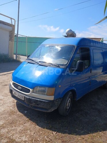Ford Transit-5