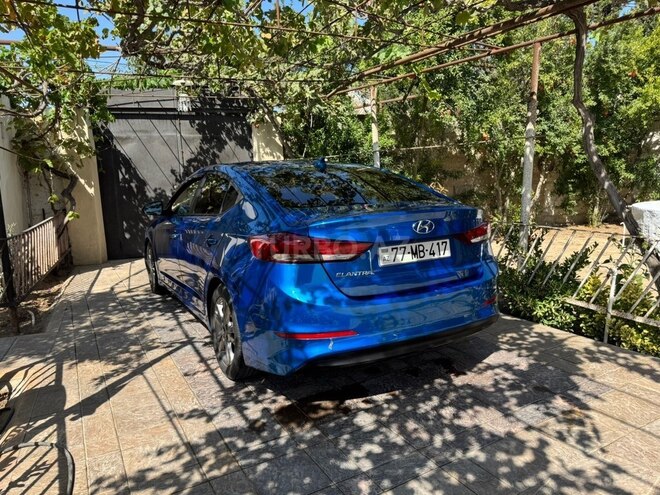 Hyundai Elantra-3