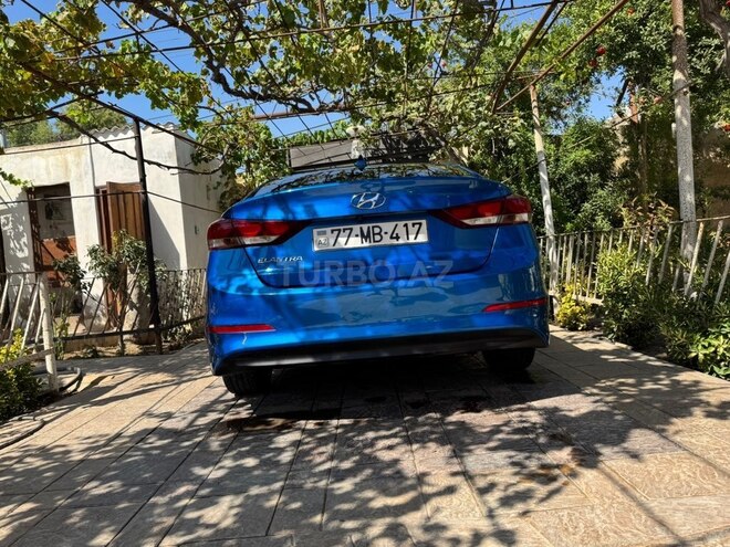 Hyundai Elantra-2