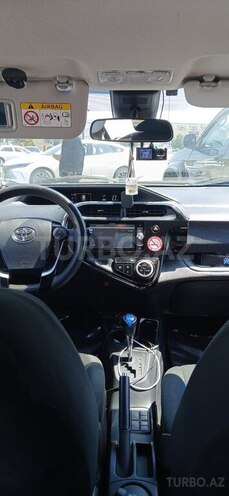 Toyota Aqua-2