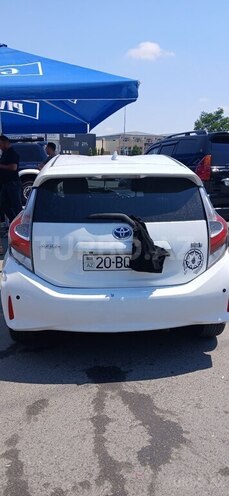 Toyota Aqua-3