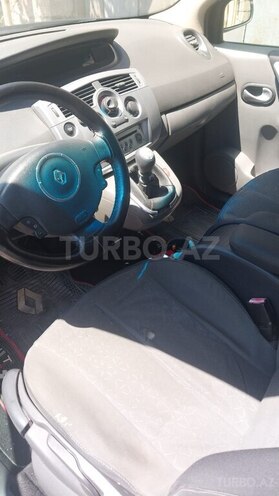 Renault Scenic-6