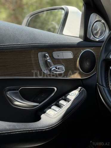 Mercedes C 220 d-15