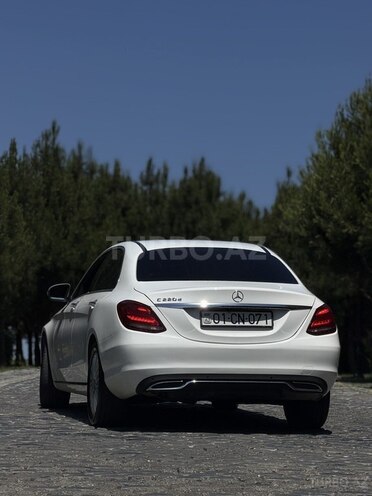 Mercedes C 220 d-4