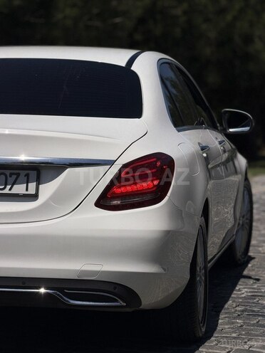 Mercedes C 220 d-6