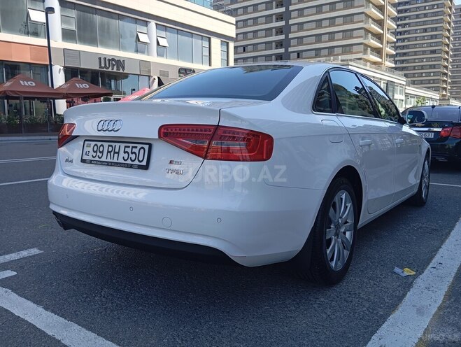 Audi A4-3