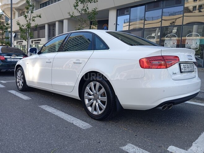 Audi A4-4