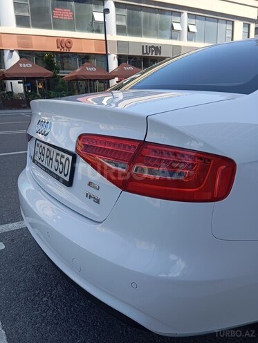 Audi A4-9