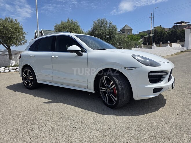 Porsche Cayenne GTS-5