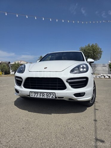 Porsche Cayenne GTS-1