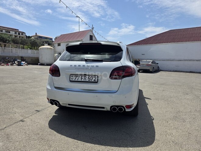 Porsche Cayenne GTS-2