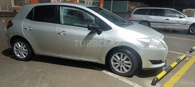 Toyota Auris-4