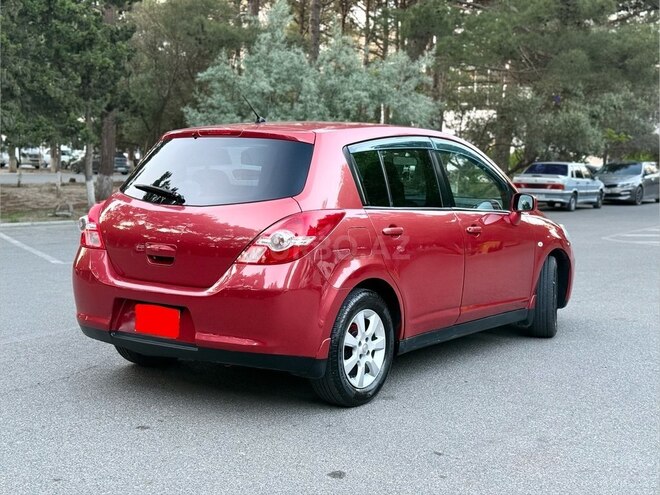 Nissan Tiida-6