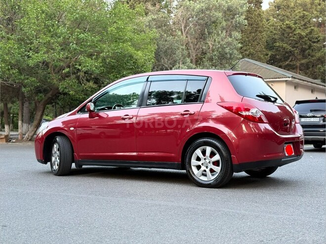 Nissan Tiida-5
