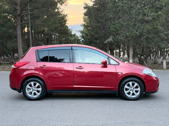Nissan Tiida-10