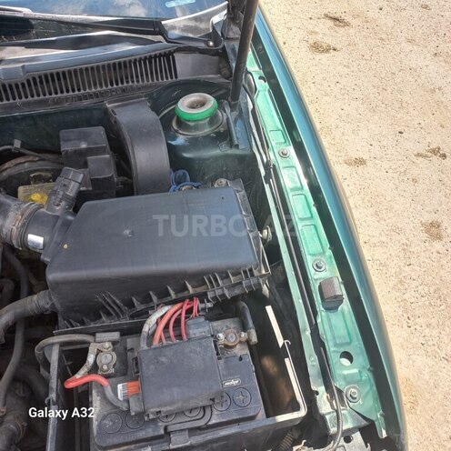 Volkswagen Jetta-13