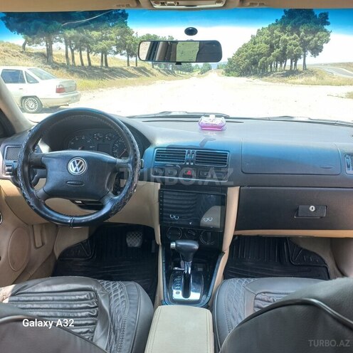 Volkswagen Jetta-11