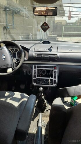 Ford Galaxy-6