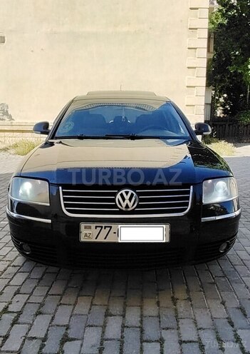 Volkswagen Passat-1