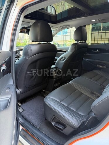 Kia Sorento-11