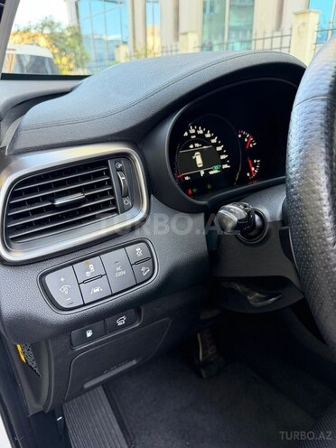 Kia Sorento-16