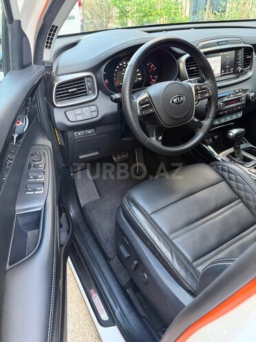 Kia Sorento-14
