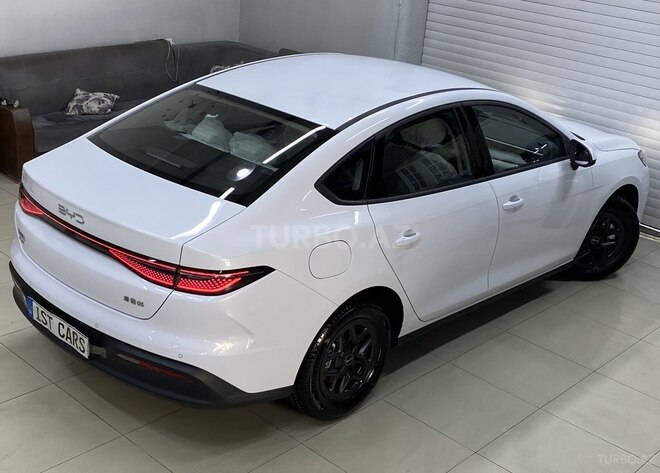 BYD Seal 05-14