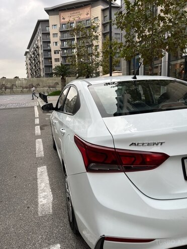 Hyundai Accent-3